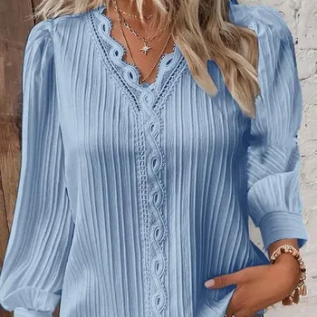 Dámská halenka Dámská krajková prošívaná halenka s výstřihem do V modrá XXL