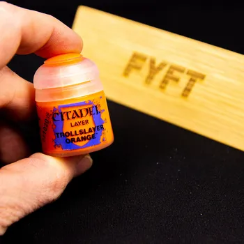 Modelářská barva Citadel Layer: Trollslayer Orange 12ml - barva na figurky miniatury