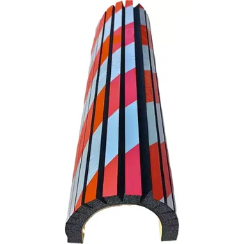 Výstražná páska Červeno-bílá pěnová ochrana sloupů - délka 44 cm, šířka 25 cm, tloušťka 2 cm