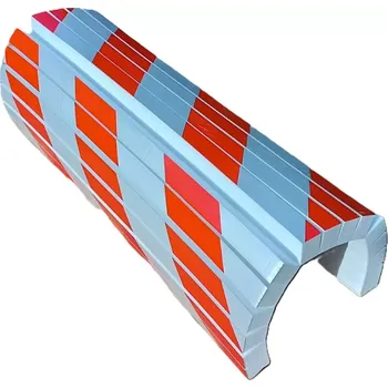 Dětská zábrana Červeno-bílá pěnová ochrana sloupů - délka 40 cm, šířka 25 cm, tloušťka 2 cm