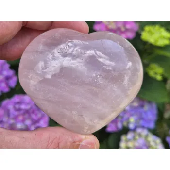 Přírodní kámen Srdce růženín 218g (Madagaskar)