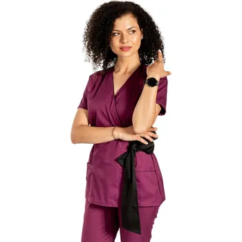 Zdravotnický oděv Lékařské kimono třešňové barvy s černým lemováním a motýlkovou šňůrkou