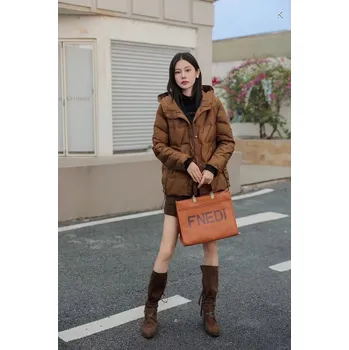 Dámská parka Dámská zimní bunda s kapucí a volným střihem Barva: Tmavě Hnědá, Velikost: XL