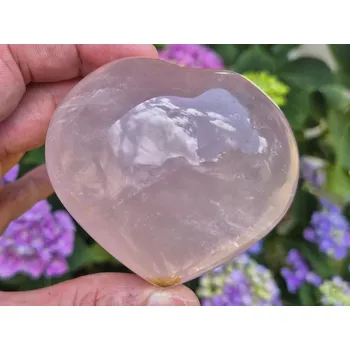 Přírodní kámen Srdce z lásky růženín 274g (Madagaskar)