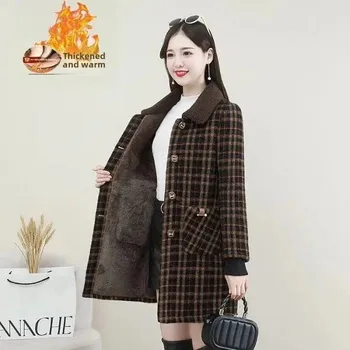 Dámský kabát Dámský kostkovaný kabát midi s fleecovou podšívkou Barva: Kávová, Velikost: L