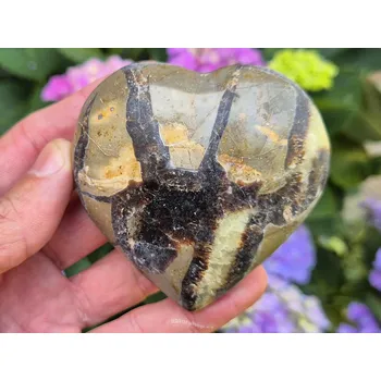 Přírodní kámen Srdce septárie 229g (Madagaskar)