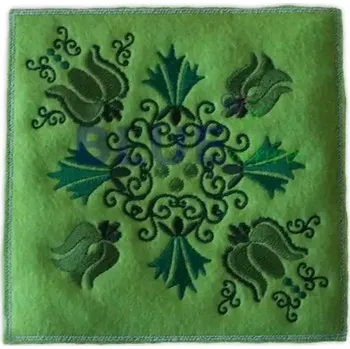 Vyšívaný ornament č.9 zelený dečka plsť zelená 4ks