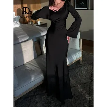 Dámské šaty Dlouhé saténové šaty s kulatým výstřihem a širokými rukávy Barva: Černá, Velikost: 3XL