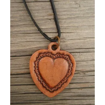 Přívěsek BANG Přívěšek kožený SRDÍČKO V SRDÍČKU