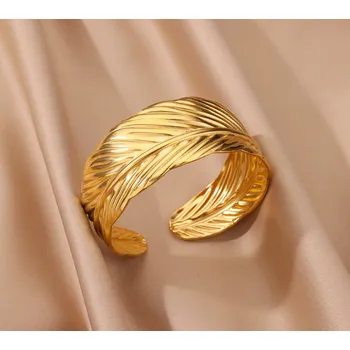 Náramek B-TOP Dámský náramek z pozlacené nerezové oceli ve tvaru listu