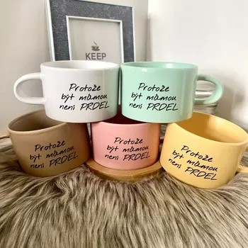 Hrnek makronka Protože být mámou není prdel 200 ml