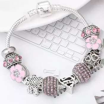 Řetízek Stříbrný náramek se zirkony DN19 (Elegantní dámský stříbrný modulární náramek na ruku, délka 18 cm, přívěšky šíře 1-1,5 cm)