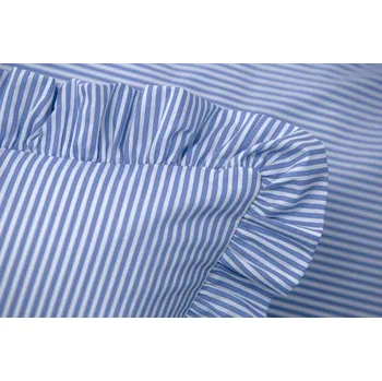 Povlak na dekorativní polštářek Podpěrová s.r.o. Povlak na polštář MODRÝ PROUŽEK S KANÝREM Velikost: Krepový povlak s kanýrem 50x50 cm N