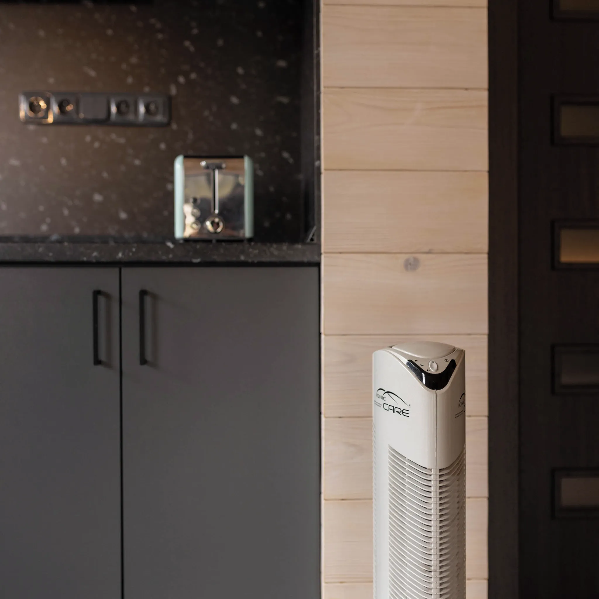 Fotografie 10 - Čistička vzduchu Ionic-CARE Triton X6 perleťově bílá