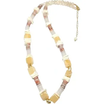 Náhrdelník Náhrdelník s kalcitovými kostičkami a perletí – originální kombinace přírodních kamenů