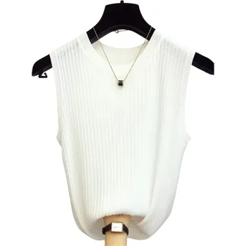Dámský pletený top bez rukávů Elegantní žebrovaný úplet Lehký měkký materiál Kulatý výstřih Volnější střih Stylový letní outfit bílá