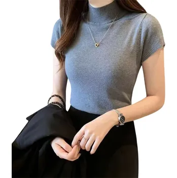 Dámský úpletový top s krátkým rukávem Elegantní přiléhavý střih Měkký materiál Vysoký stojáček Vhodný do práce i na běžné nošení šedá