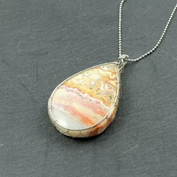 Náhrdelník Náhrdelník s kamenem – krajkový achát