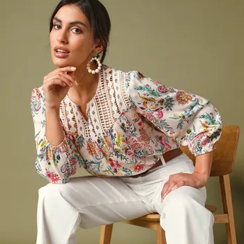 Dámská halenka Kreponová halenka s macramé a 3/4 rukávy, s potiskem režná/růžová 48