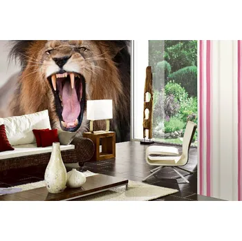 Fototapeta DIMEX | Samolepicí vliesová fototapeta na zeď Rozzlobený řvoucí lev MA-5-0568 | 375 x 250 cm | černá, hnědá, růžová + Samolepicí vliesová fototapeta na stěnu DIMEX Rozzlobený řvoucí lev MA50568 v rozměru 375 x 250 cm