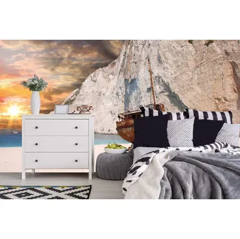 Fototapeta DIMEX | Samolepicí vliesová fototapeta na zeď Ztroskotaná loď na Zakynthosu MA-5-1773 | 375 x 250 cm | modrá, krémová, žlutá, hnědá + Samolepicí vliesová fototapeta na stěnu DIMEX Ztroskotaná loď na Zakynthosu MA51773 v rozměru 375 x 250 cm