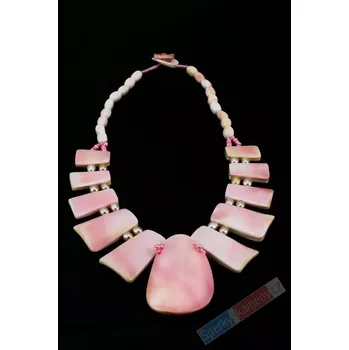 Náhrdelník Originální náhrdelník v boho stylu z růžových mušlí a růžových sladkovodních perel "šperk pro mořskou princeznu z Floreského moře" (MP4537S)