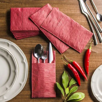 Papírový ubrousek Papírová kapsička na příbory PAW POCKET ČERVENÉ 16 ks