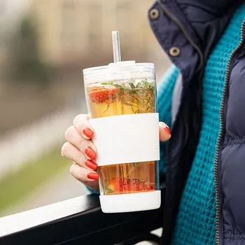 Termohrnek VIALLI DESIGN Fuori 600 ml - skleněný termohrnek s brčkem