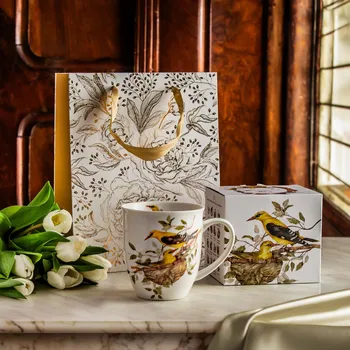 Dárkový potravinový koš Dárková sada pro ni - porcelánový hrnek s dárkovou taškou