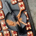 MICROPLANE Black Sheep 31 cm - ruční kuchyňská struhadlo na citrusy a sýr z nerezové oceli