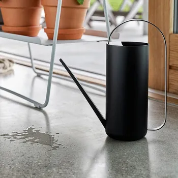 Konvička na mléko ZONE DENMARK Comfort 0,75 l nerezová konvička na zalévání květin