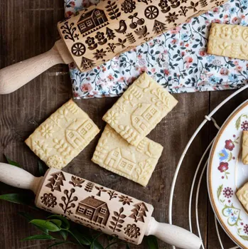 Váleček na těsto LEGÁLNÍ VÁLCE Venkovský domek 24 cm - malý dekorativní válec na těsto otočný dřevěný