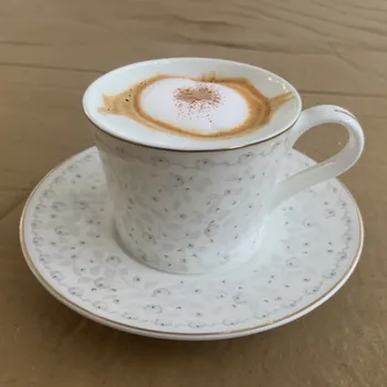 Porcelánový šálek na kávu a čaj s podšálkem 230 ml