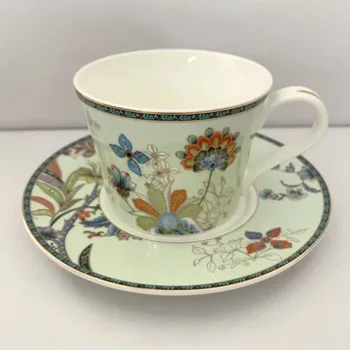 Porcelánový šálek na kávu a čaj s podšálkem 230 ml