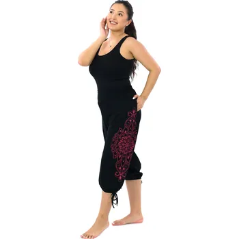 Dámské kraťasy Himalife 3/4 kraťasy Kamea - černá s červenou Velikost: XXL/3XL - Móda pro plnoštíhlé, Oblečení nadměrné velikosti