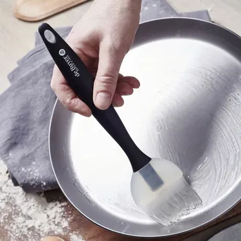 Mašlovačka DE BUYER Optimal 25 cm černý - silikonový kuchyňský kartáč