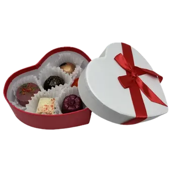 Dárková krabička Elegantní krabička srdíčko na 6 pralinek 12x12x4 cm