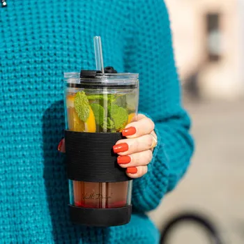 VIALLI DESIGN Fuori 600 ml - termokrůžek se skleněnou slámkou