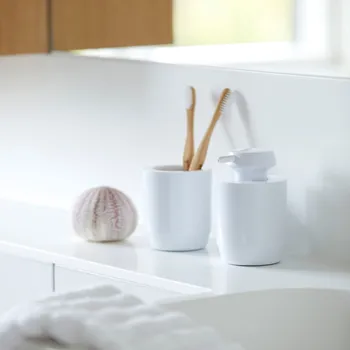 Dávkovač mýdla ZONE DENMARK Suii 200 ml - plastový dávkovač na tekuté mýdlo nebo prostředek na mytí nádobí