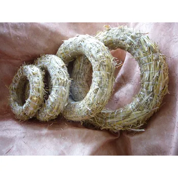 Slaměný věnec Velikost: 10 cm