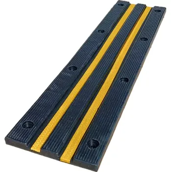 Černo-žlutý gumový doraz na rampu - délka 100 cm, šířka 20 cm, výška 2,5 cm