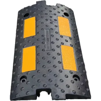 kabelová chránička Černo-žlutý gumový kabelový most - délka 50 cm, šířka 30 cm, výška 5,5 cm