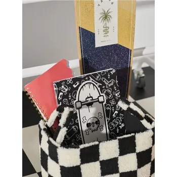 Sešit Sinsay - A4 sešit s čtverečkovaným papírem - černá - 117ER-99X - 117ER-99X-ONE