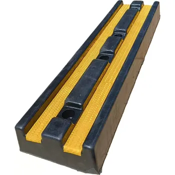 Černo-žlutý gumový doraz na rampu - délka 100 cm, šířka 25 cm, výška 10 cm