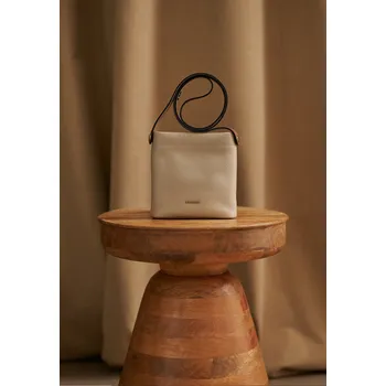 Kabelka Tatuum KOMPAKTNÍ KOŽENÁ KABELKA – ESSENCE