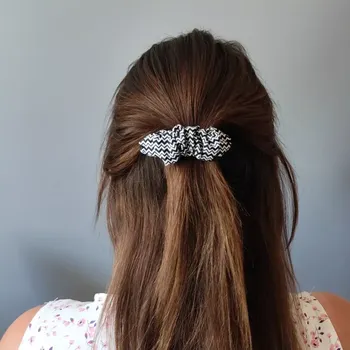 Spona do vlasů scrunchie černobílá 8 cm