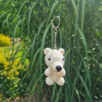 Háčkovaný přívěsek na klíče - lední medvěd