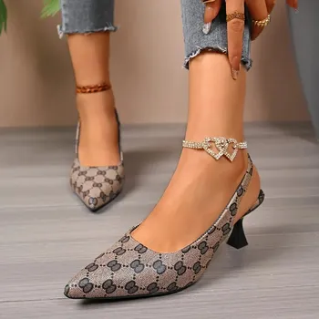 Dámské lodičky Dámské společenské lodičky na podpatku s mašlí Barva: Hnědá, Velikost: 39