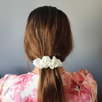 Spona do vlasů Scrunchie smetanová