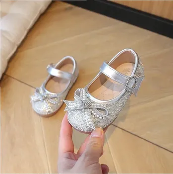 Dívčí obuv Dívčí sandály s mašlí a flitry Barva: Stříbrná, Velikost: 27